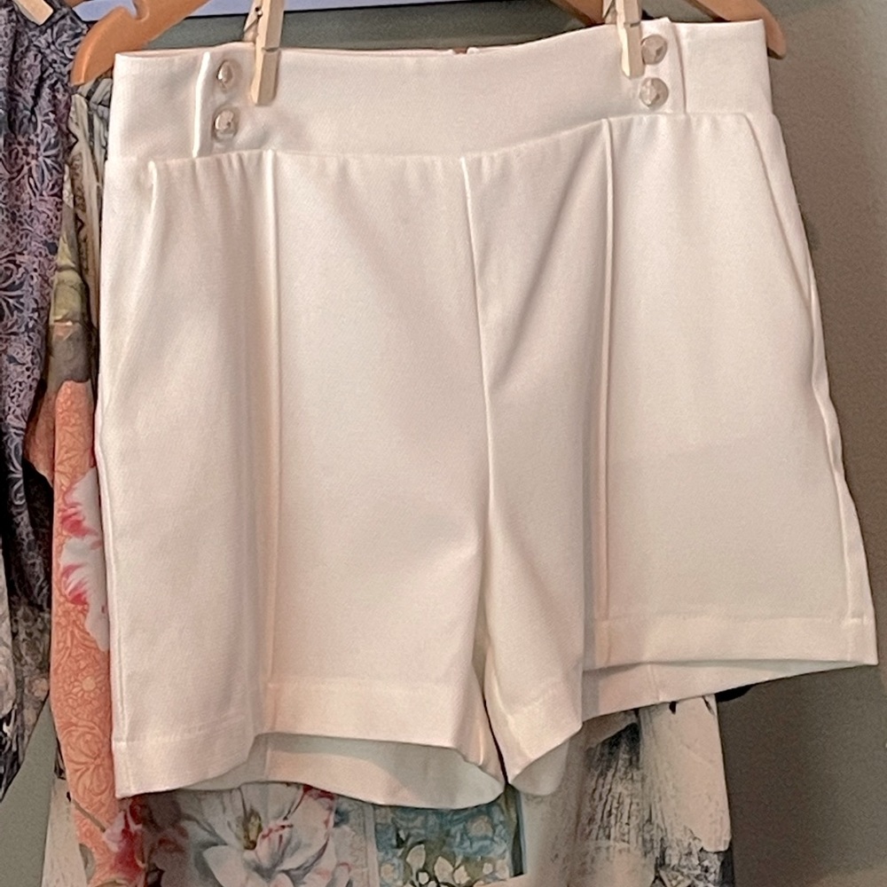Short White Sophie Rue Sz L